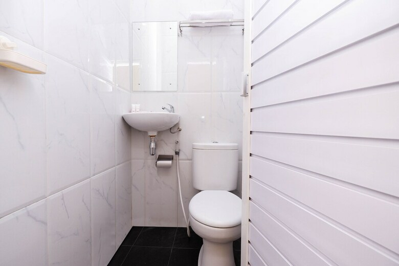 Hostal Oyo 1506  Shabrina 2 Syariah