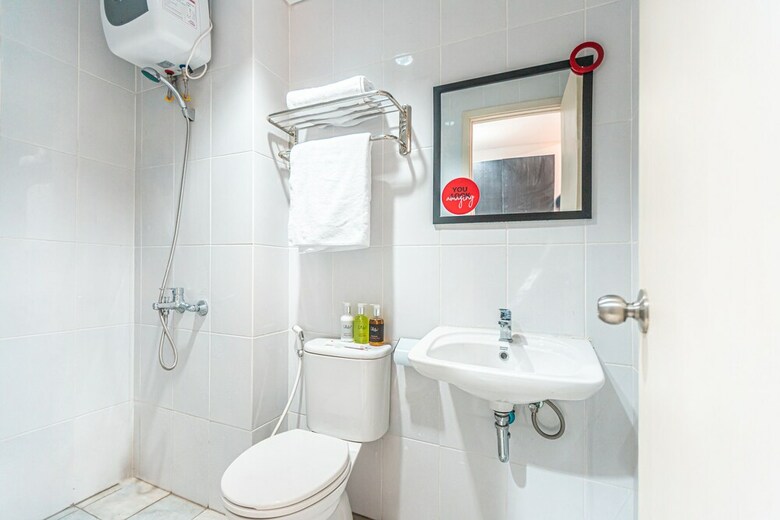 Hotel Collection O 24 Patraland Urbano