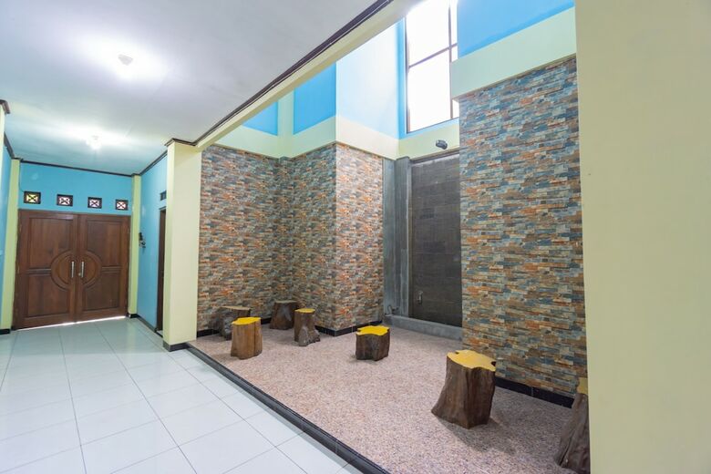 Hotel Oyo 1801 Wisma Griya Indah Lestari