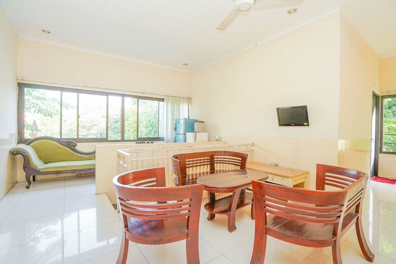 Hotel Oyo 1956 Kana Family Residence