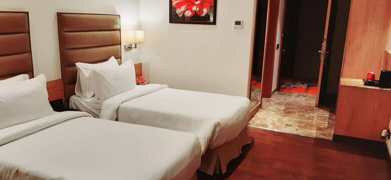 Hotel Ramada By Wyndham Aligarh Gt Road