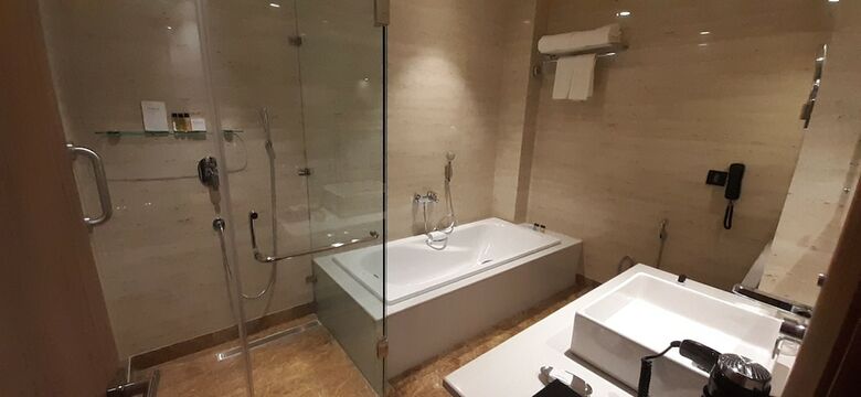 Hotel Ramada By Wyndham Aligarh Gt Road