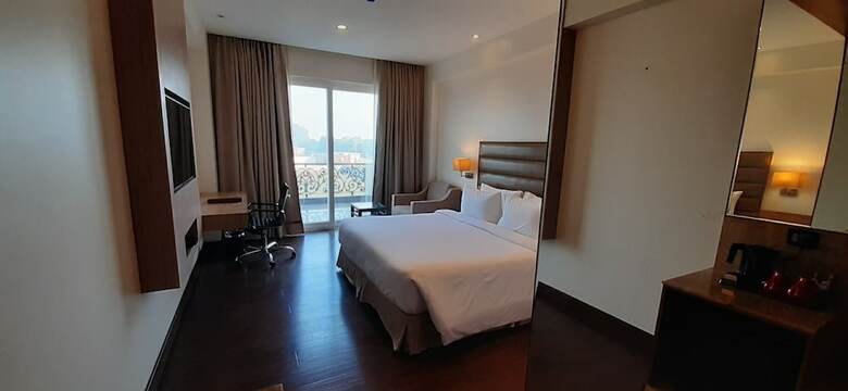Hotel Ramada By Wyndham Aligarh Gt Road