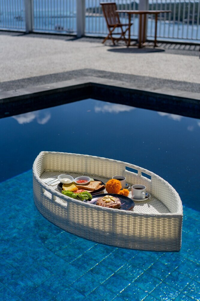Samuh Ocean Sunset Hotel