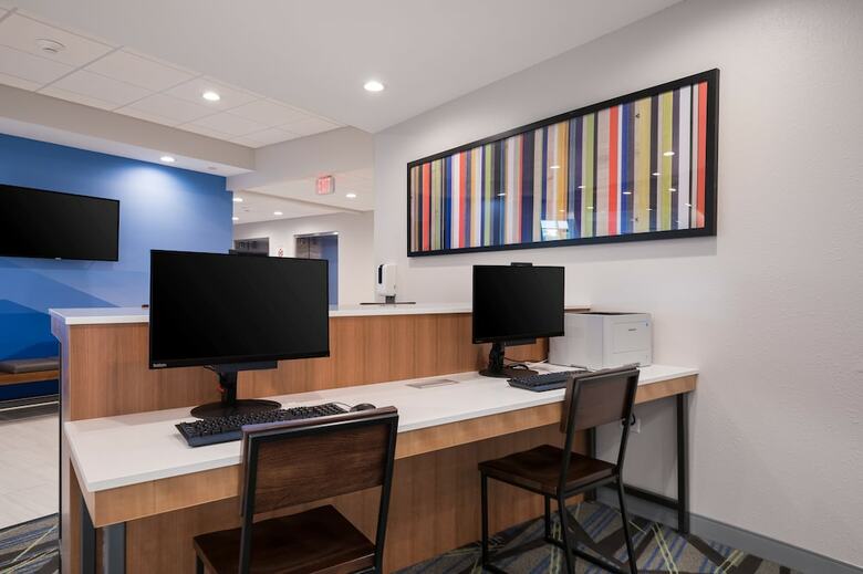 Hotel Holiday Inn Express & Suites Hoffman Estates