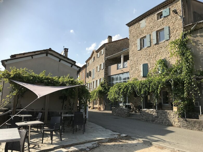 L'oustal Des Bancs