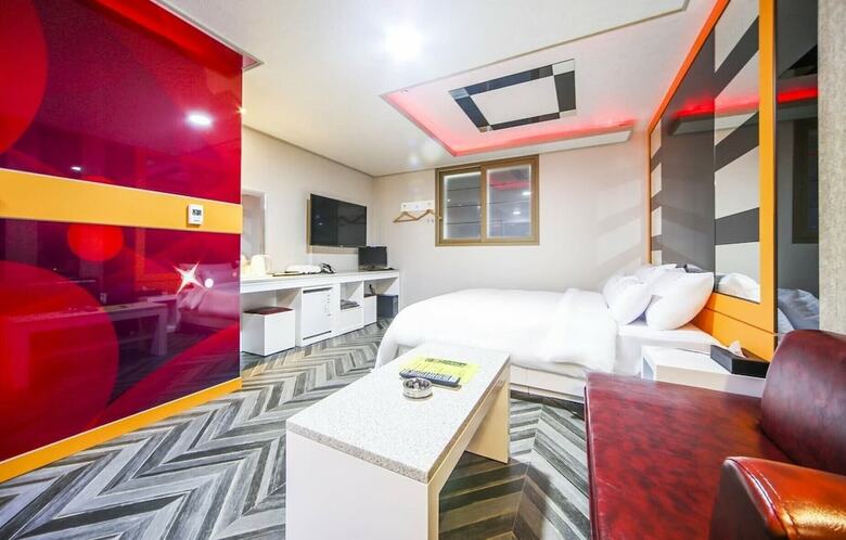 Hotel S Motel