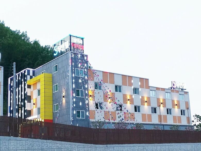 Hotel S Motel