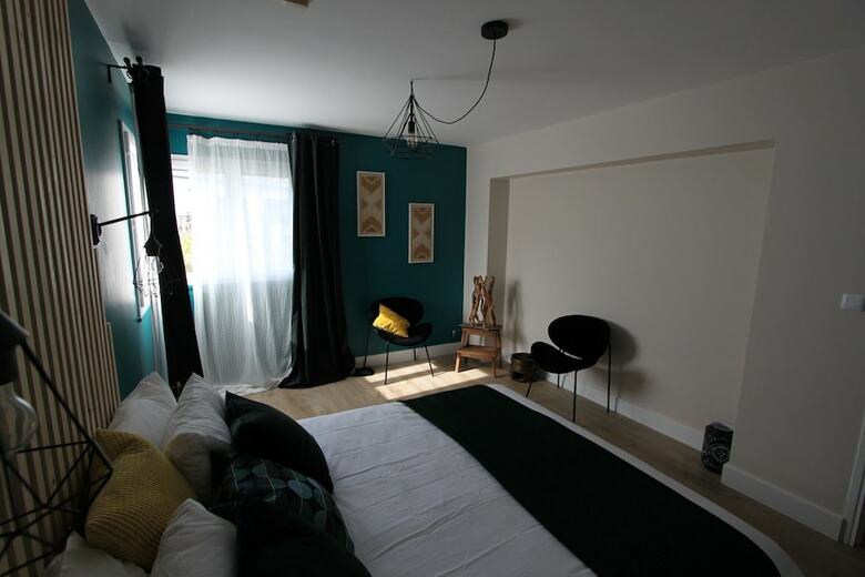 Apartement 120m With Garden In A Villa