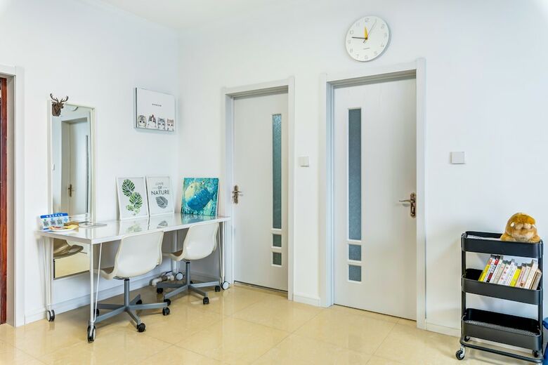 Shark Apartment