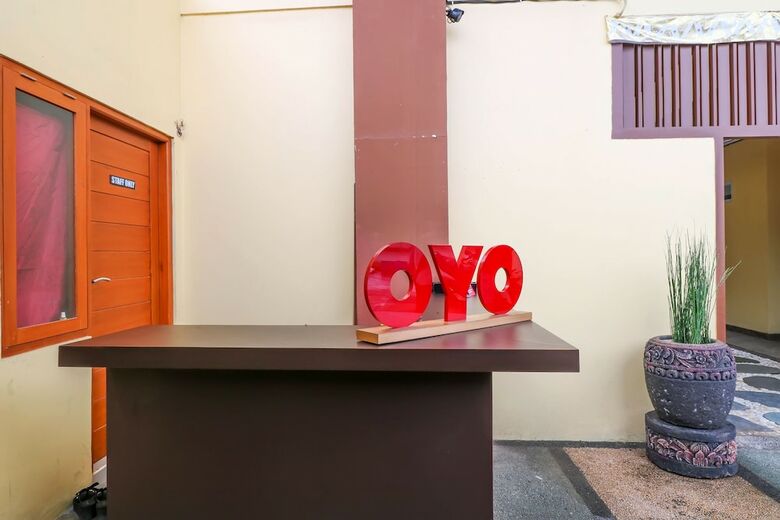Hostal Oyo 2234 Dewi Uma House