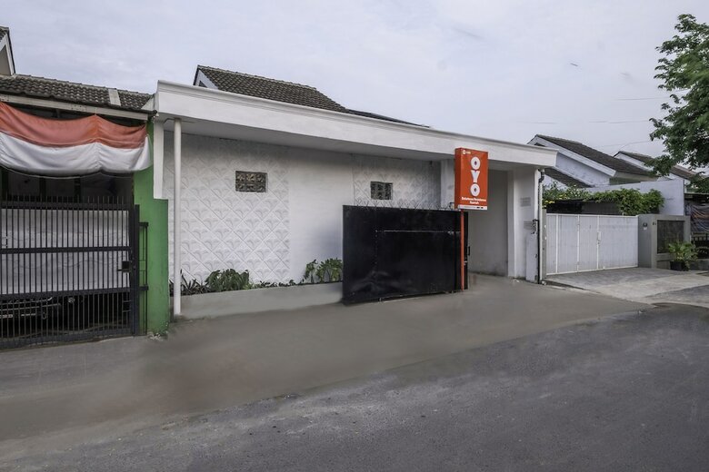Hotel Oyo 2391 Baladewa Residence Syariah