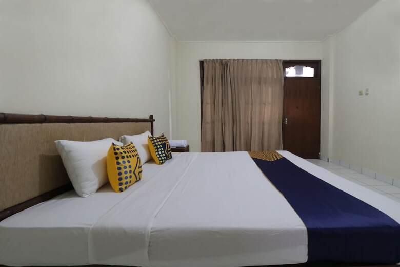 Hostal Spot On 2426 Hotel Aget Jaya II