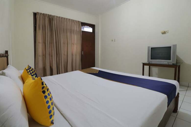 Hostal Spot On 2426 Hotel Aget Jaya II