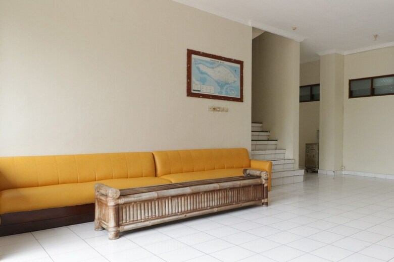 Hostal Spot On 2426 Hotel Aget Jaya II