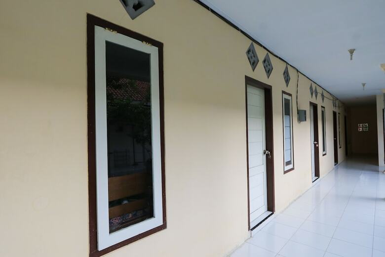Hostal Spot On 2371 Islami Family Residence