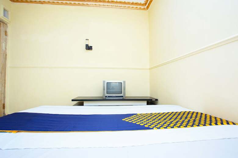 Hostal Spot On 2473 Buana Jaya Guest House