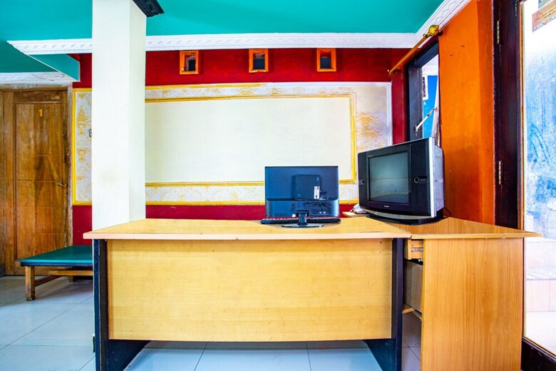 Hostal Spot On 2473 Buana Jaya Guest House