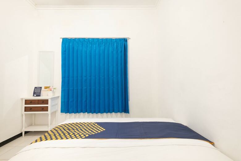 Hotel Spot On 2435 Roemah Hijaubiru