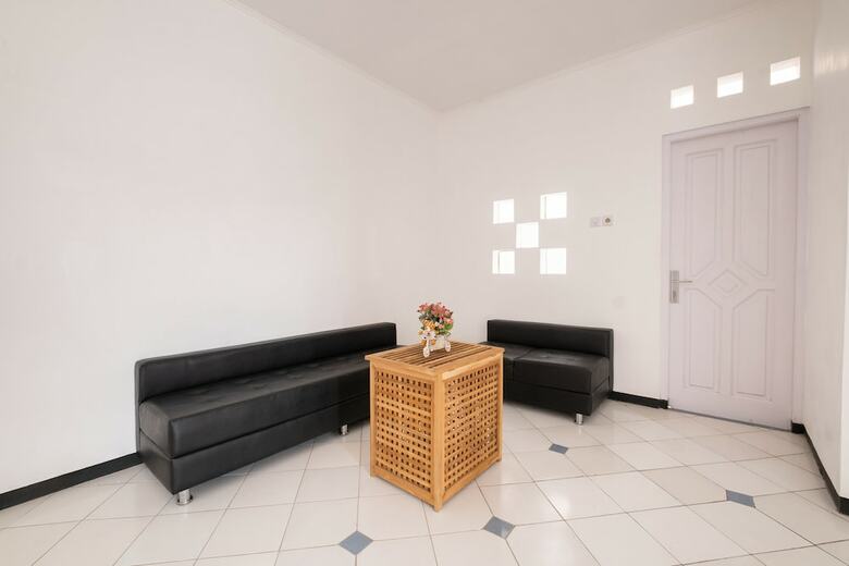 Hotel Spot On 2435 Roemah Hijaubiru