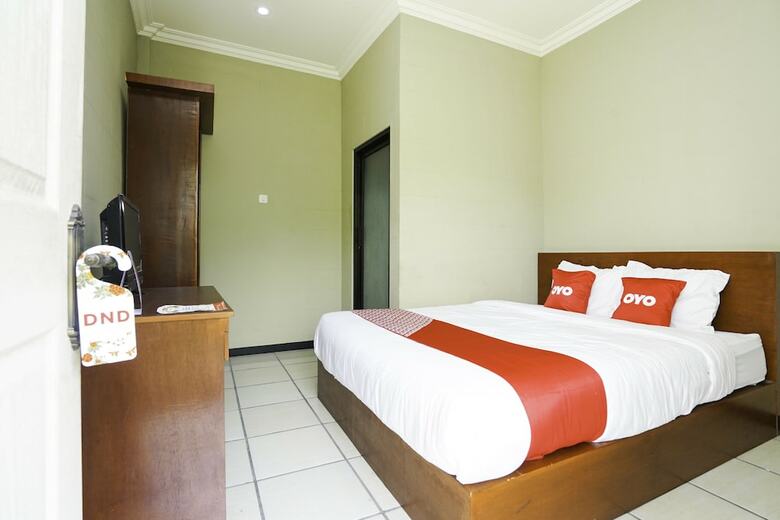 Hostal Oyo 2493 Lotus Hotel Syariah