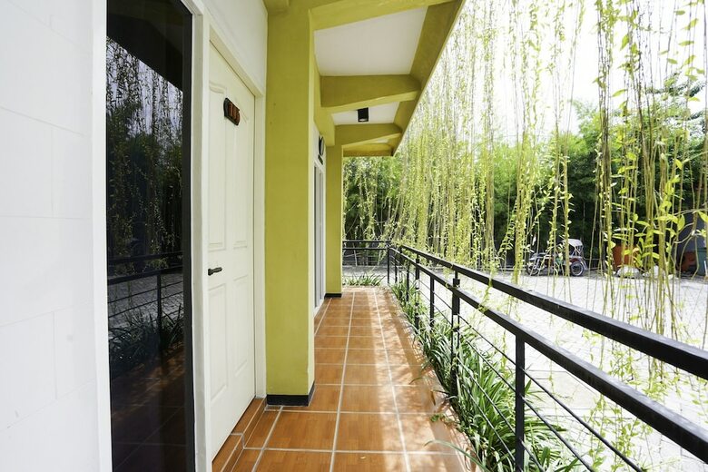 Hostal Oyo 2493 Lotus Hotel Syariah