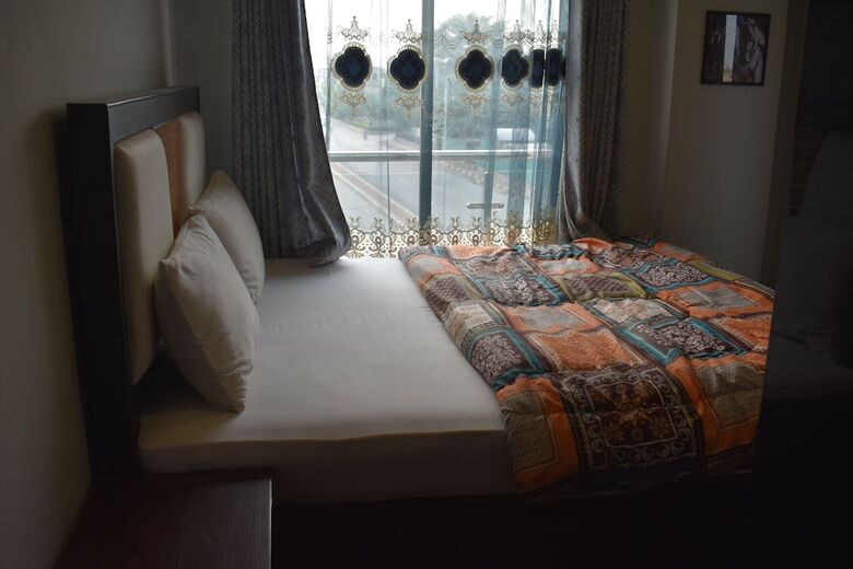 Hotel River View Residency