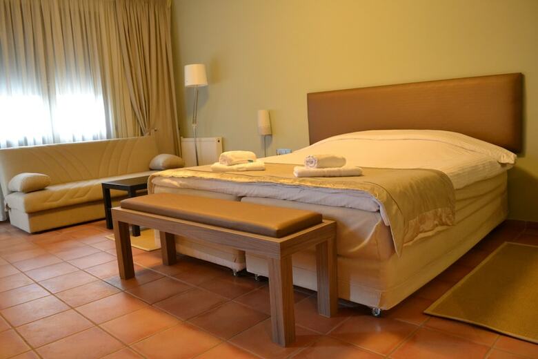 Apartamentos Ellopia Point Hotel