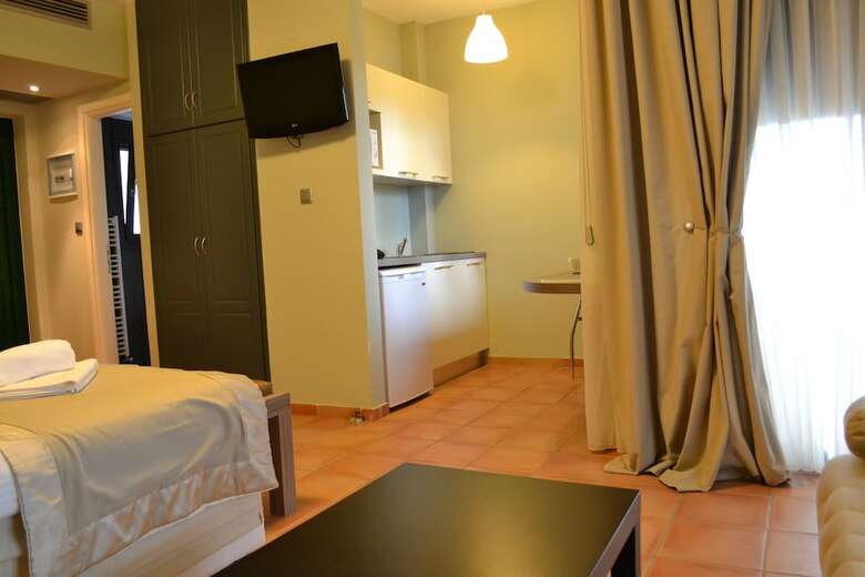 Apartamentos Ellopia Point Hotel