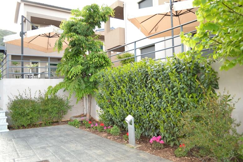 Apartamentos Ellopia Point Hotel