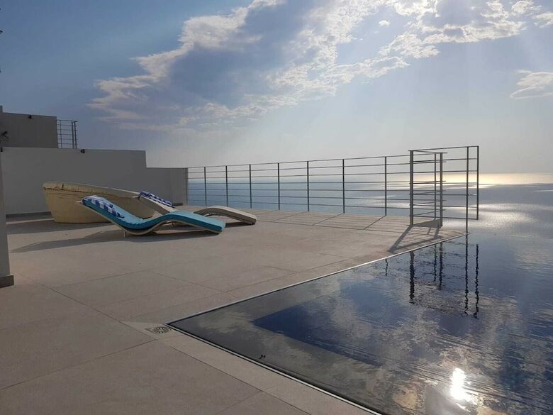 Okeanos Luxury Villas - Resort & Hotel
