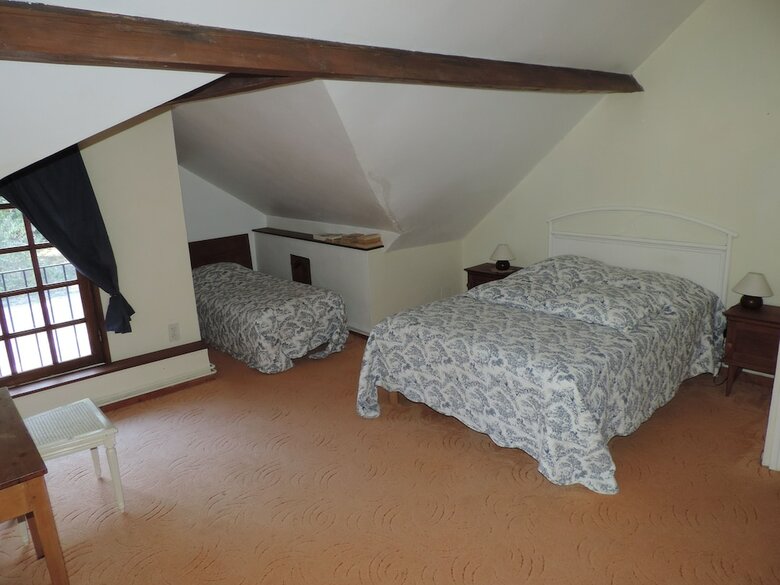 Hotel La Jonqui�re