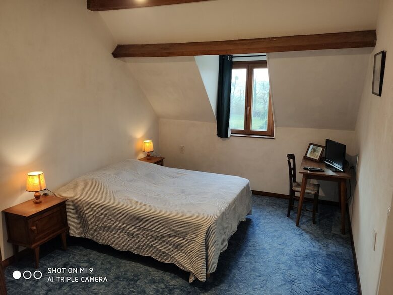 Hotel La Jonqui�re