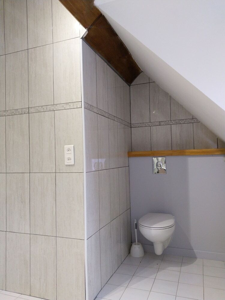 Hotel La Jonqui�re