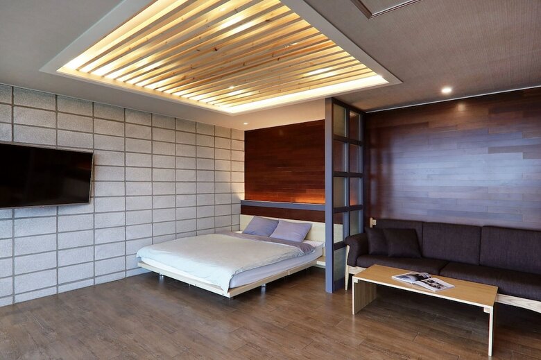 Daylight Lagomar Pension