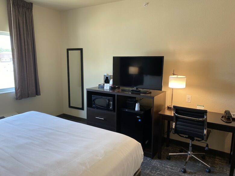 Hotel Cobblestone Inn & Suites - Forest City