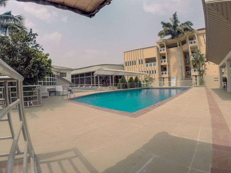 Hotel Cosmos City Suites & Apartments