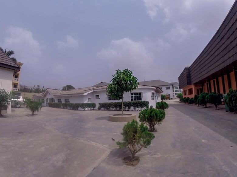 Hotel Cosmos City Suites & Apartments