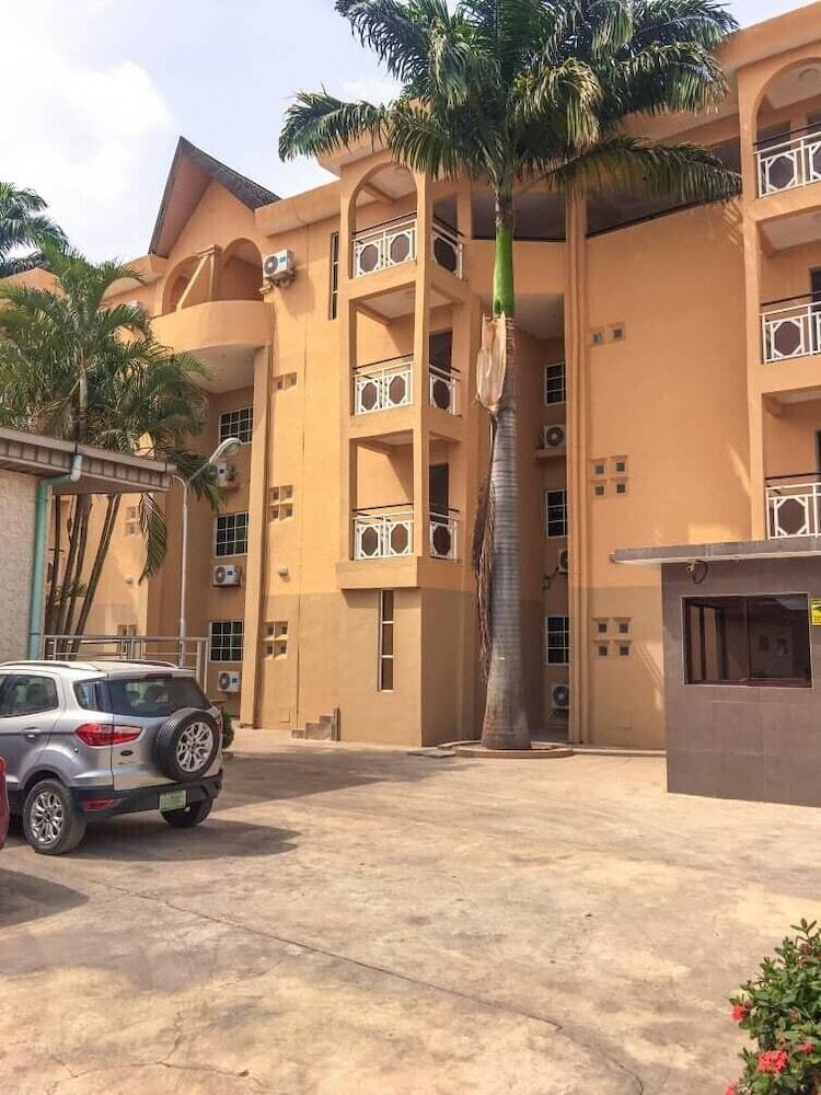 Hotel Cosmos City Suites & Apartments