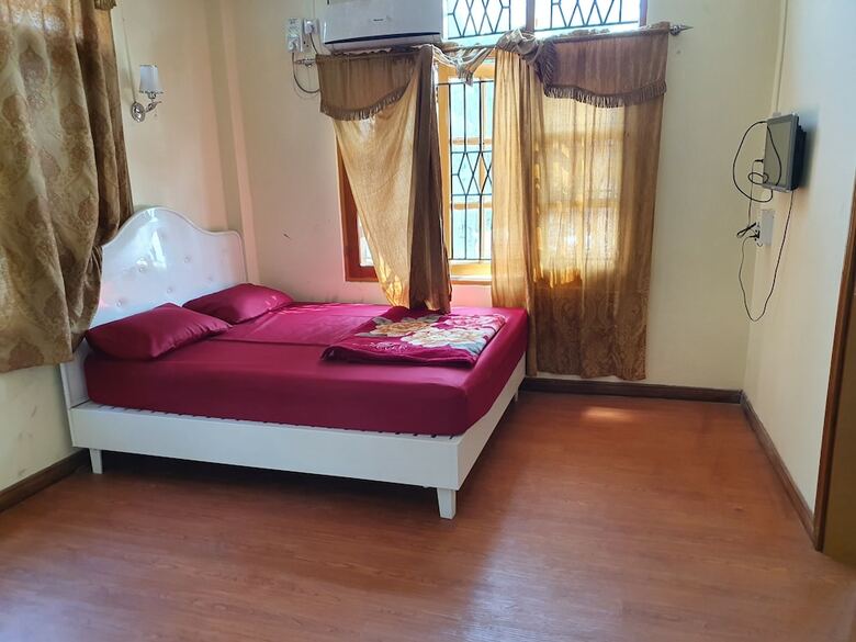 Hotel Nay La Guest House