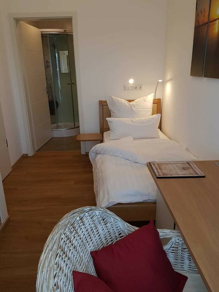 Hotel G�stehaus Staudenschloss