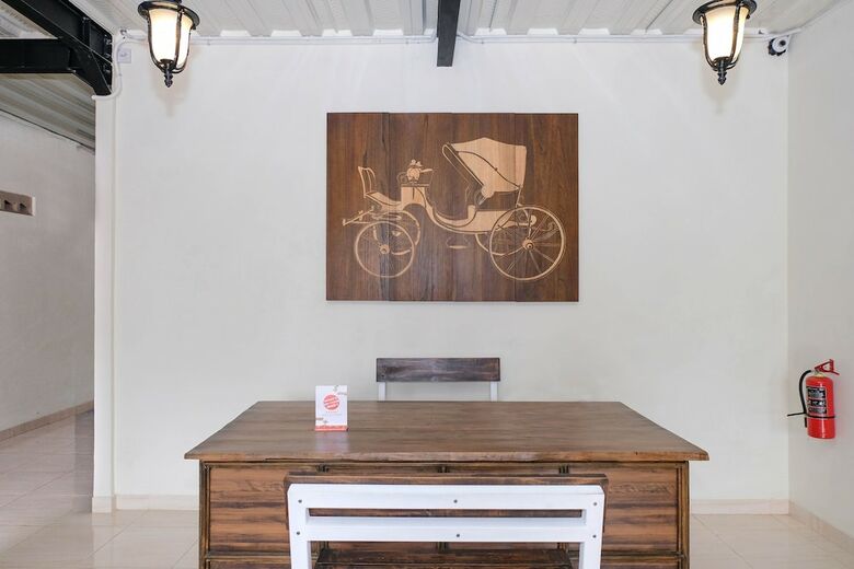 Hostal Oyo 2383 Andongkoe 64 Salatiga
