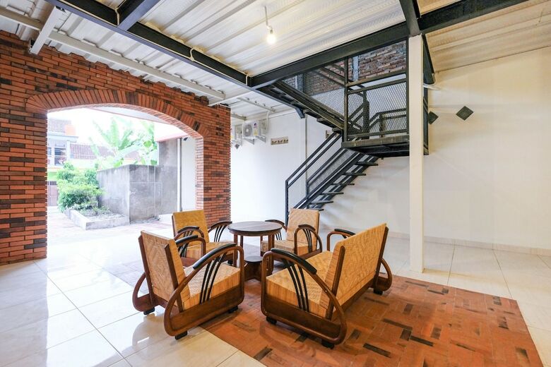 Hostal Oyo 2383 Andongkoe 64 Salatiga
