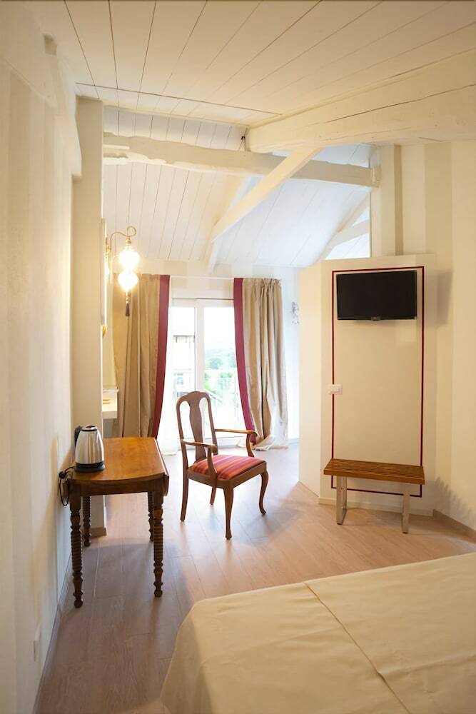Hotel Maison Petit Perlage