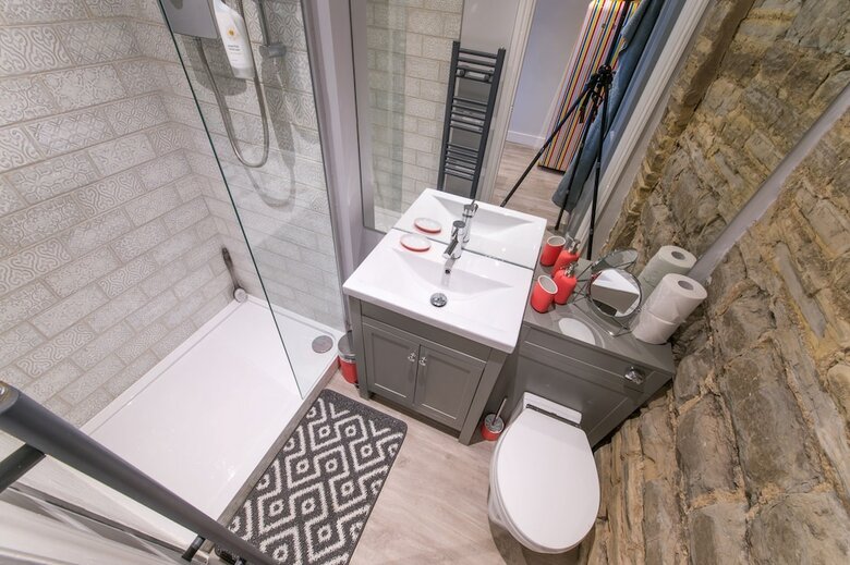 Cosy 2 Bedroom Cottage With Log-burner & Parking