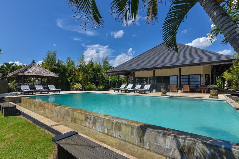 Villa Lovina Beach 1