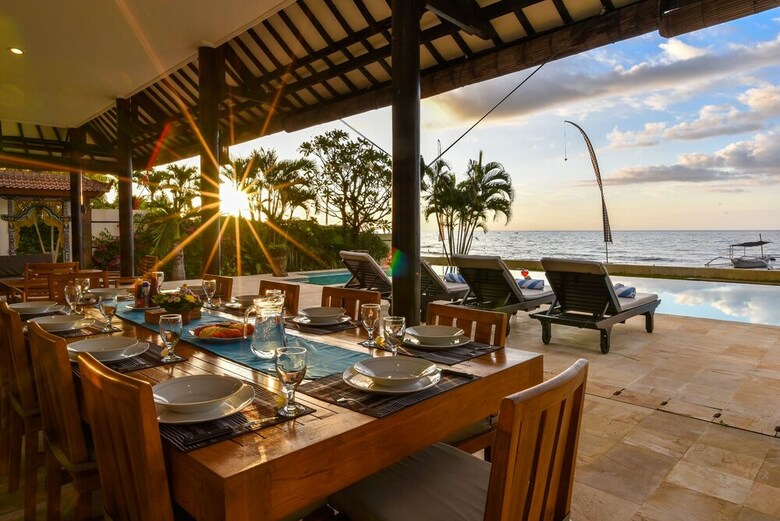 Villa Lovina Beach 1