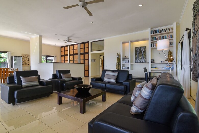 Villa Lovina Beach 1