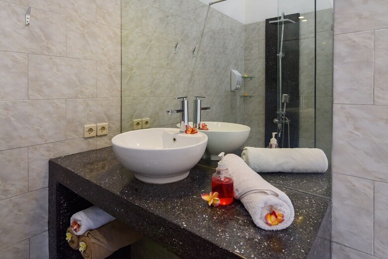 Villa Lovina Beach 1