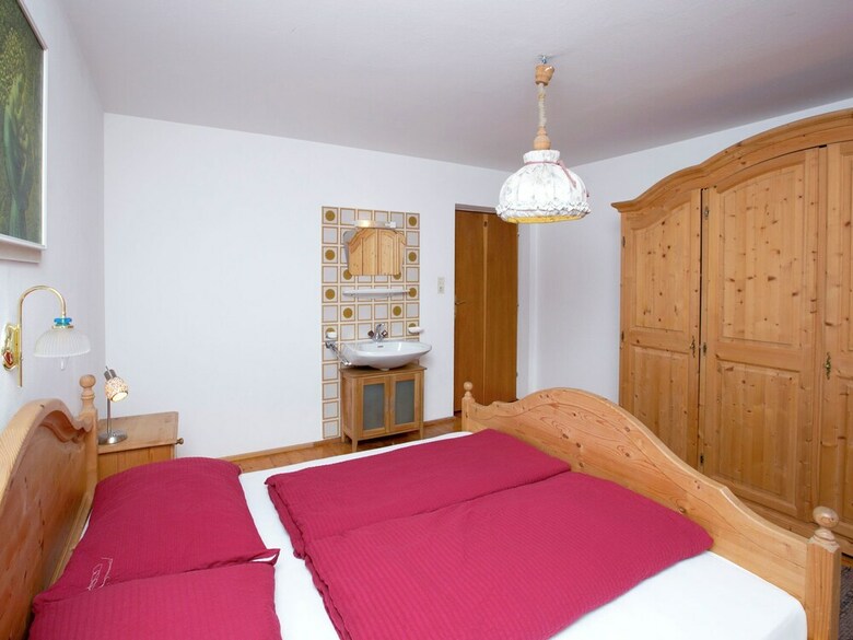Beautiful Apartment Near Mountains In Gerlosberg